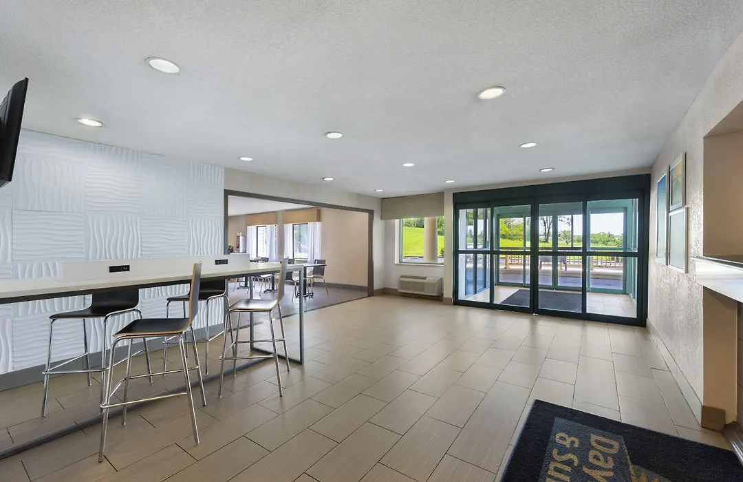Days Inn & Suites By Wyndham Kansas City South-1