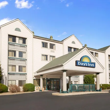 Days Inn & Suites By Wyndham Kansas City South-2